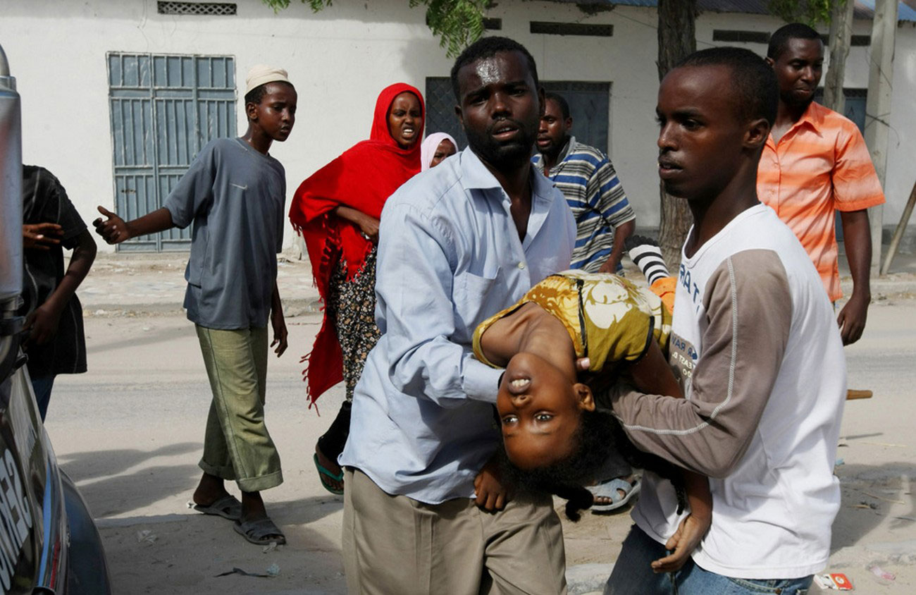В столице Сомали при нападении боевиков на здание суда пострадали 13 человек