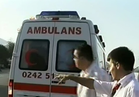 В Турции рейсовый автобус упал в озеро: есть жертвы