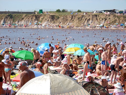По представлению прокуратуры открыт доступ к морским пляжам Запорожья