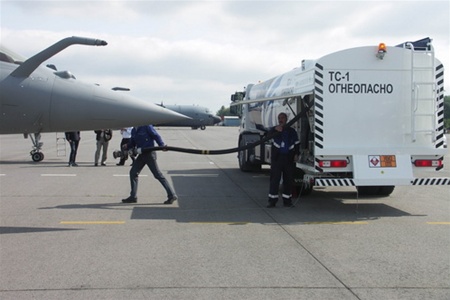Депутаты разрешили ввоз на территорию Украины авиационного топлива