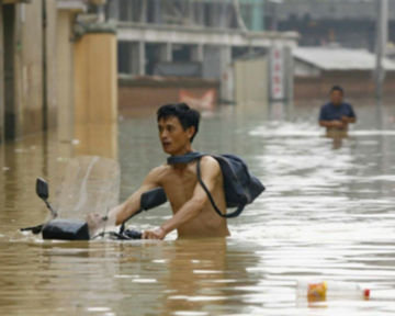 Более 200 тысяч человек пострадали в результате ливней в Китае