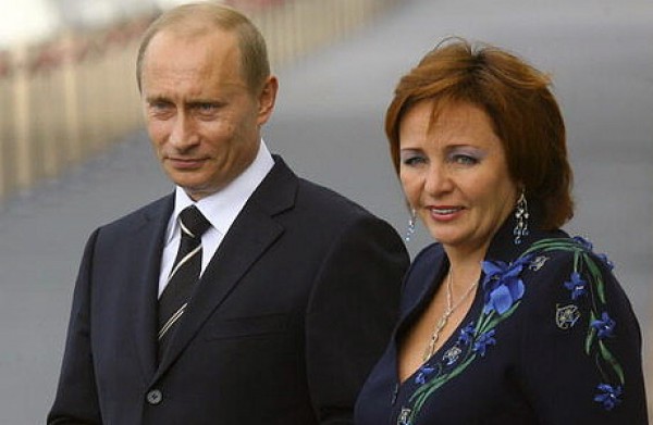 Владимир Путин оформляет развод 