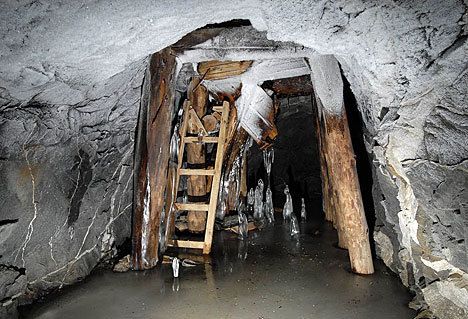 Найдено тело второго мужчины, пропавшего при спуске в угольную шахту