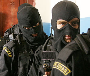 В Петербурге спецназовцы грабили и насиловали сотрудниц массажного салона