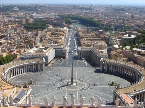 Ватиканский епископ арестован по подозрению в мошенничестве