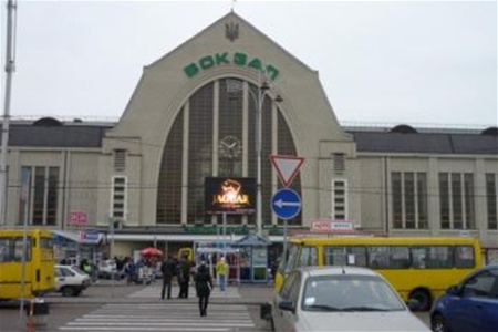 На киевском ж/д вокзале ищут бомбу