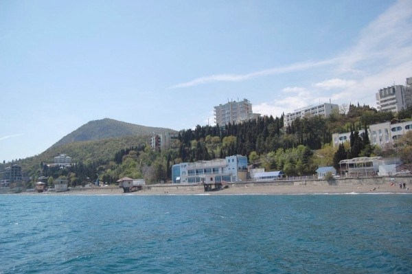 В Крыму прокуратура борется с незаконной застройкой побережья