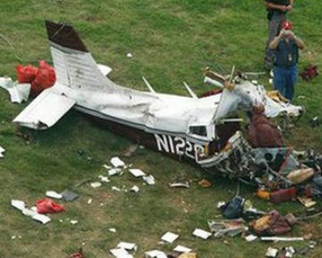 В Черновицкой области упал самодельный самолет: пассажиры погибли