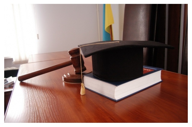 Кировоградского судью приговорили к 6 годам тюрьмы за фиктивный договор на недвижимость