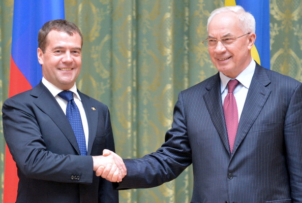Азаров и Медведев договорились об упрощении таможенных и пограничных процедур