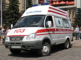 В Мариуполе врач отказался перебинтовать язвы на ногах бездомного