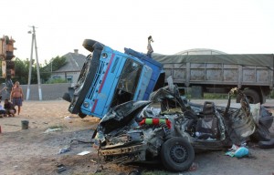 В Запорожской области легковушка врезалась в грузовик: 3 погибших