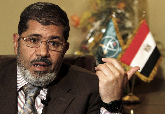 Свергнутому Президенту Египта  Мурси продлили срок ареста еще на 15 суток