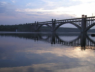 Трагический прыжок с моста на спор в Запорожье: один человек погиб