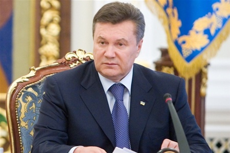 Украина должна искать пути дальнейшего сотрудничества с ТС, - Янукович
