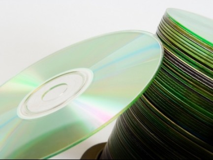 Минобразования хочет ограничить деятельность производителей дисков 