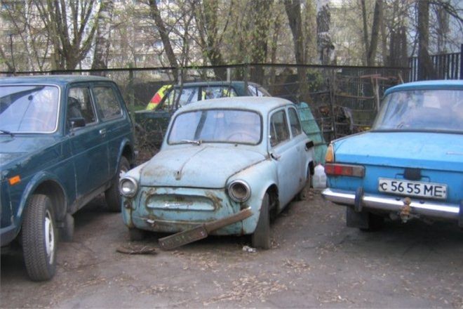 В Киеве дворы очистят от старых брошенных автомобилей