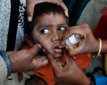 Медики по ошибке ввели детям не ту вакцину: 114 человек госпитализировали