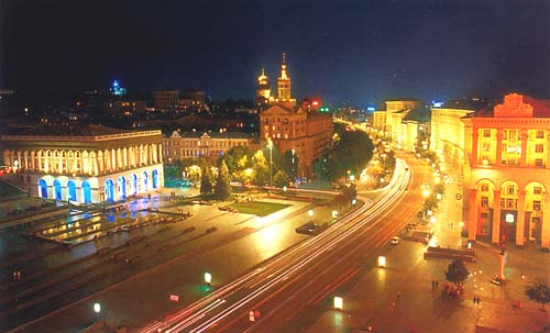 Вечером в центре Киева голый шутник решил «освежиться»