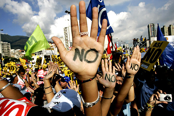 Таландское правительство ушло в отставку из-за массовых протестов