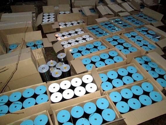 Правоохранители изъяли крупную партию контрафактных дисков