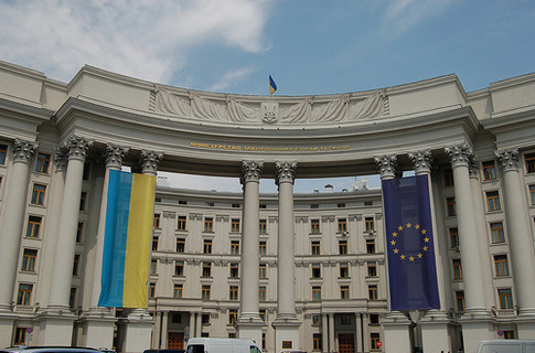 МИД Украины призвало иностранных партнеров "оставаться объективными и беспристрастными наблюдателями"