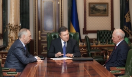 Президент пообщался с Премьер-министром и Председателем ВР относительно Госбюджета на 2014 год