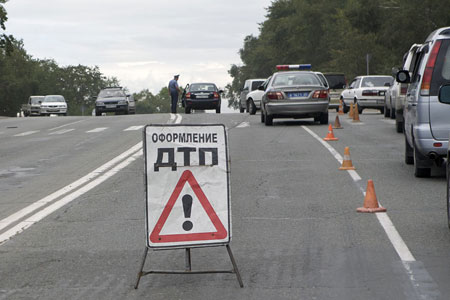За прошедшие сутки на украинских дорогах погибло 13 человек