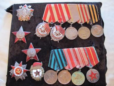 В Крыму правоохранители вернули ветеранам похищенные у них ордена и медали