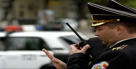 Молдавская полиция отобрала автомобиль у российского депутата, высадив его на трассе 