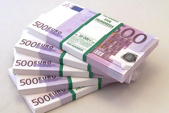 Французы с доходом свыше 1 млн. евро будут платить дополнительный налог в 75%