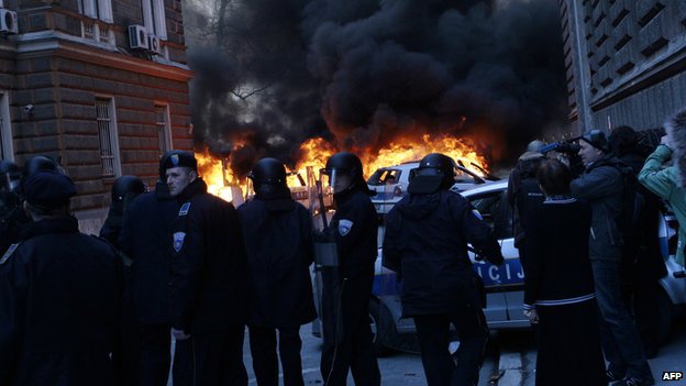 Из-за протестов в Боснии чиновники подают в отставку