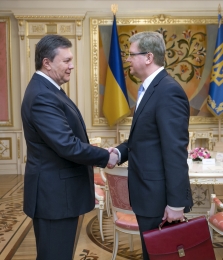 Виктор Янукович встретился со Штефаном Фюле. ВИДЕО