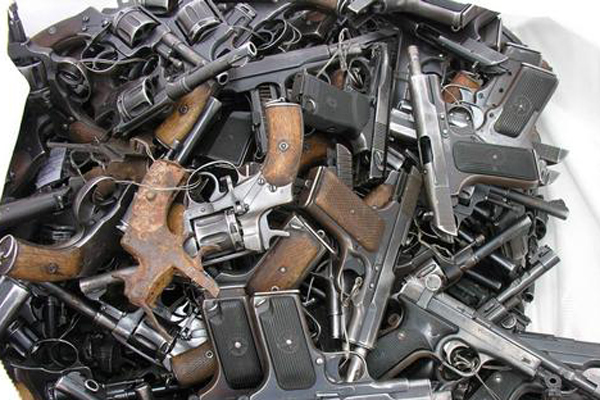 В Крыму предстали перед судом бывшие милиционеры, торговавшие оружием