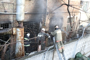 В Киеве ликвидировали пожар в помещении типографии
