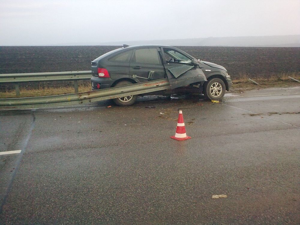 Страшная авария на Харьковщине: водитель и пассажир погибли