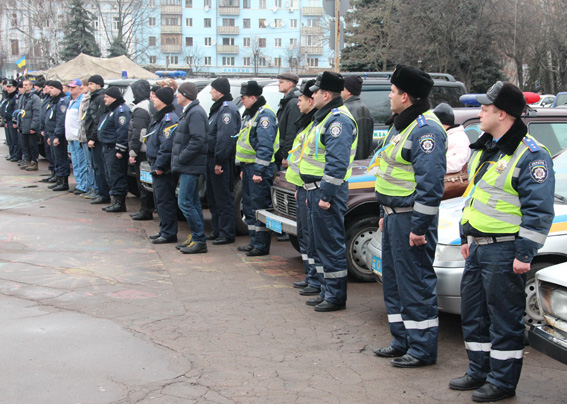 В Житомире добровольцы и милиция наладили работу по охране правопорядка. ВИДЕО