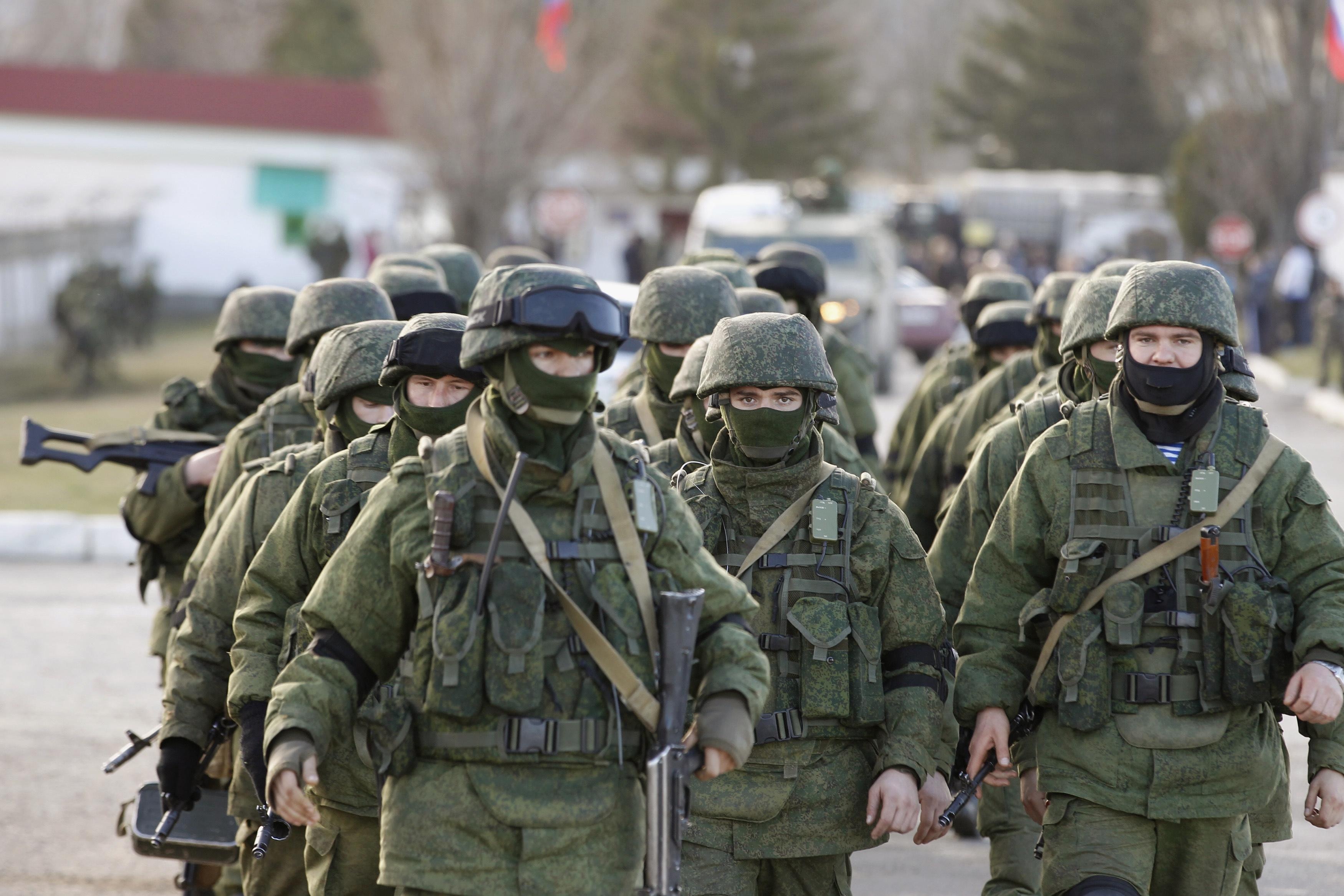 В Крыму находится около 30 тысяч российских военных, - Госпогранслужба