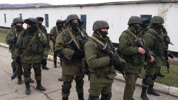 В Крыму 30 российских военных захватили погранзаставу
