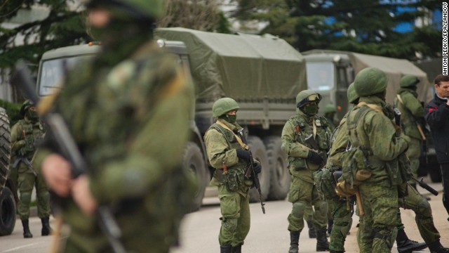 В Крыму российские военные выселяют украинских бойцов из общежитий