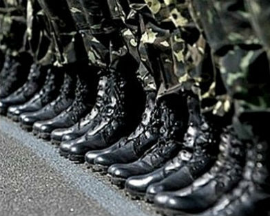 Милостыня для обороны: Украинскую армию хотят перевести на финансирование за счет пожертвований