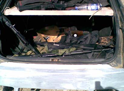 У жителей Луганска в багажнике машины обнаружено военный "арсенал" 