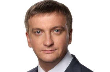 Министр юстиции Украины осудил действия радикалов возле Кловского дворца. ВИДЕО