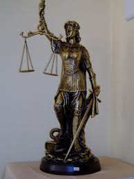 Сегодня вступил в силу закон о восстановлении доверия к судебной системе. ВИДЕО