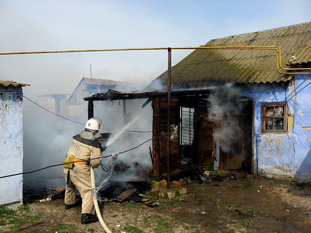 В Николаевской области шалости детей с огнем привели к пожару