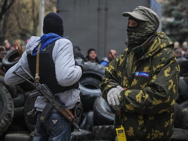 В Луганске вооруженные боевики захватили общежитие университета