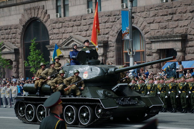 В Киеве отменили торжественный парад на День Победы