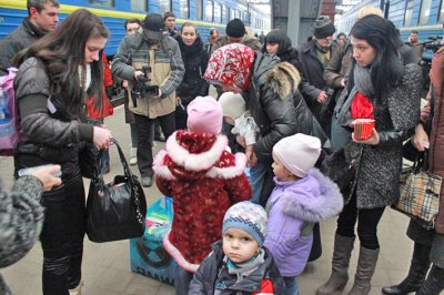 Япония предложила Украине свою поддержку в оказании помощи переселенцам из Крыма