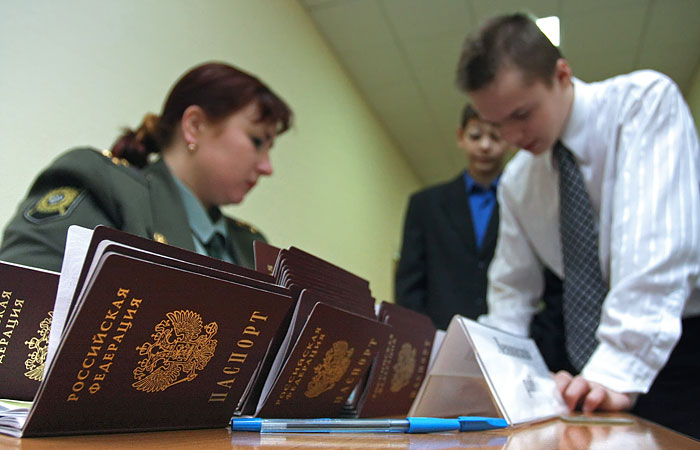 Жителям Крыма и Севастополя продлили сроки выдачи российских паспортов