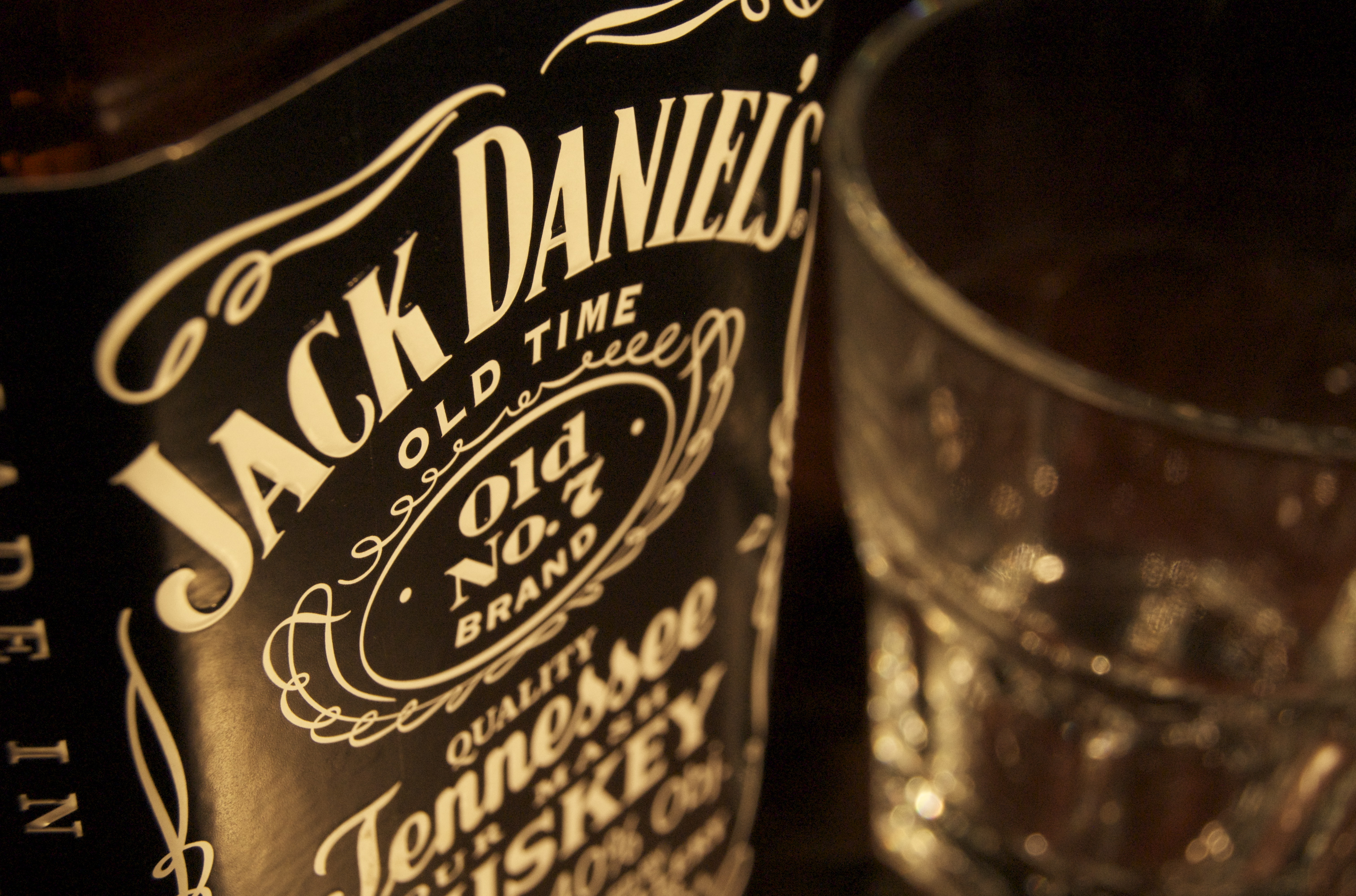 Миндоходов: Контрабандное виски «Chivas Regal», «Jack Daniel's» продавалось в магазинах Duty Free